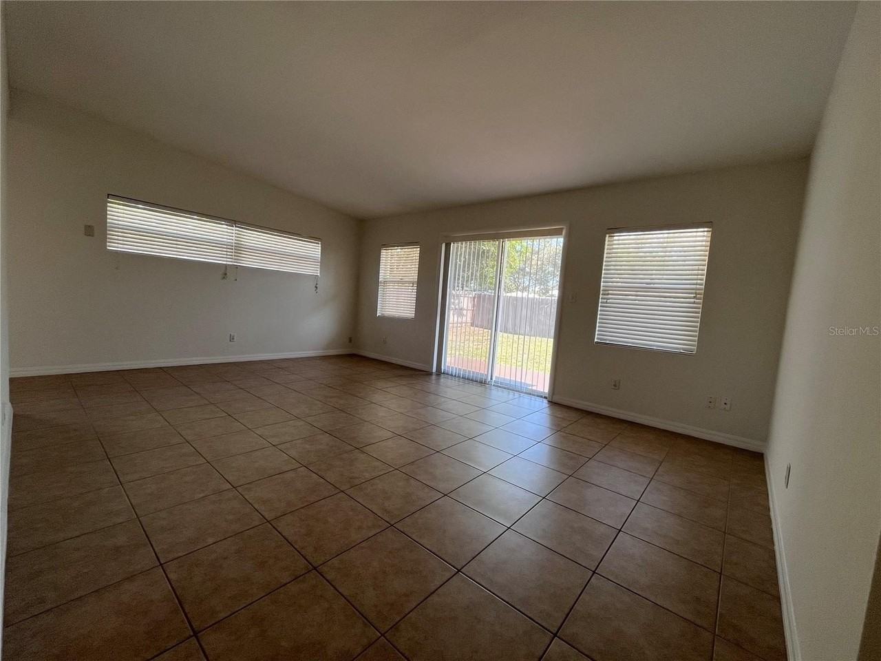 1724 Peruvian Ln - Photo 3 of 15