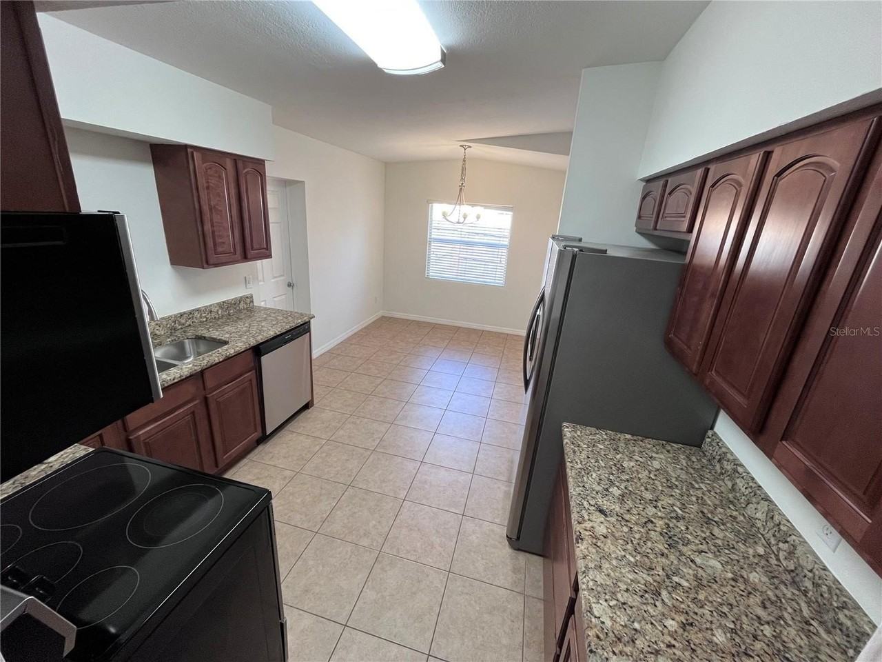 1724 Peruvian Ln - Photo 7 of 15