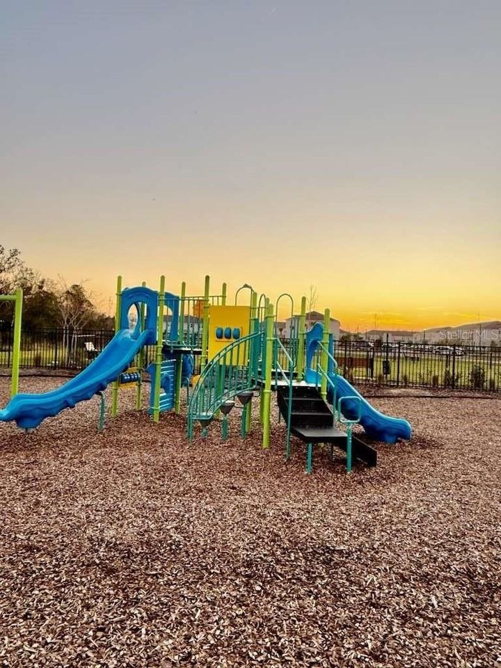 2931 Skyline Loop - Photo 3 of 10