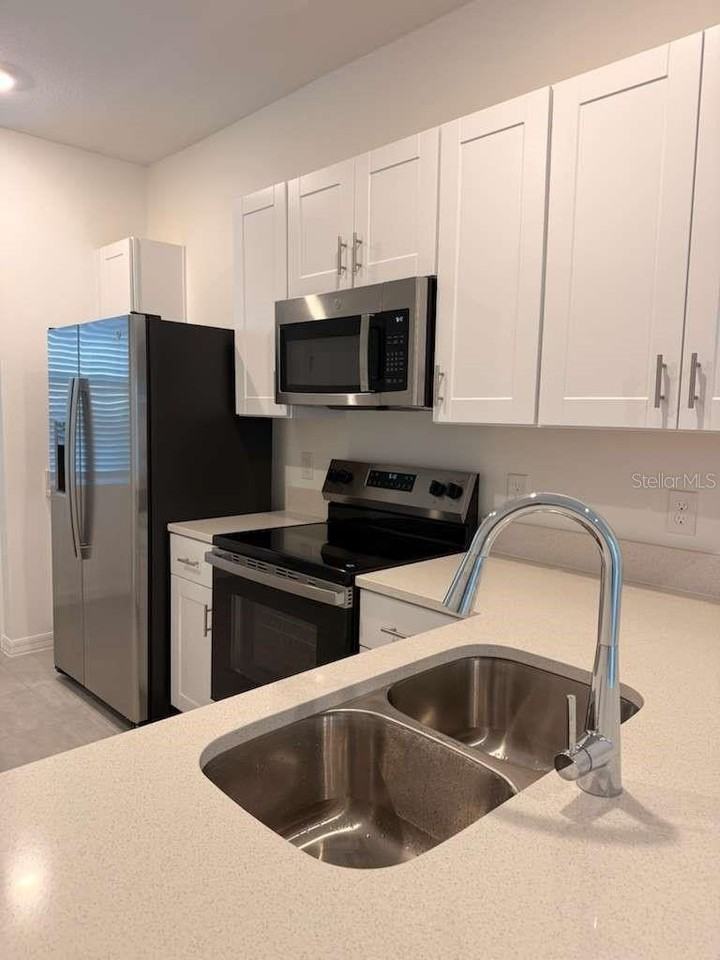 2931 Skyline Loop - Photo 5 of 10