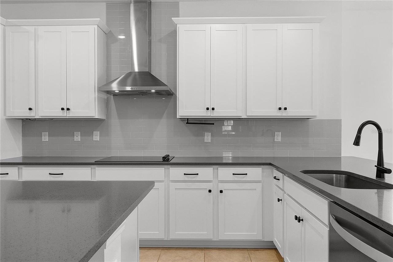 9738 Neruda St - Photo 6 of 21