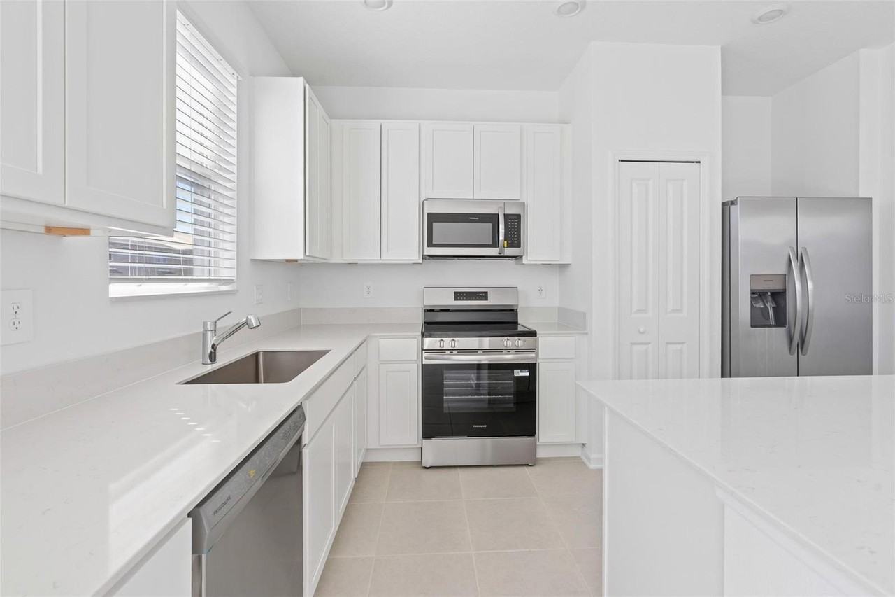 3083 Mindfullness Dr - Photo 6 of 34