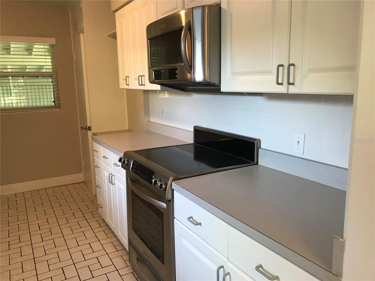 1621 Morningside Dr - Photo 5 of 15