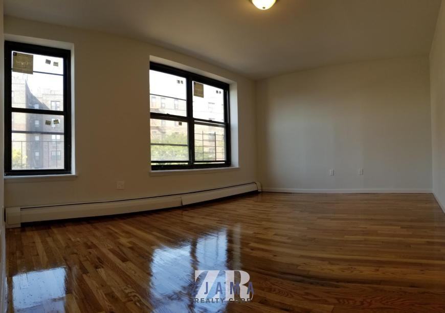 142 Saint Pauls Pl - Photo 3 of 4