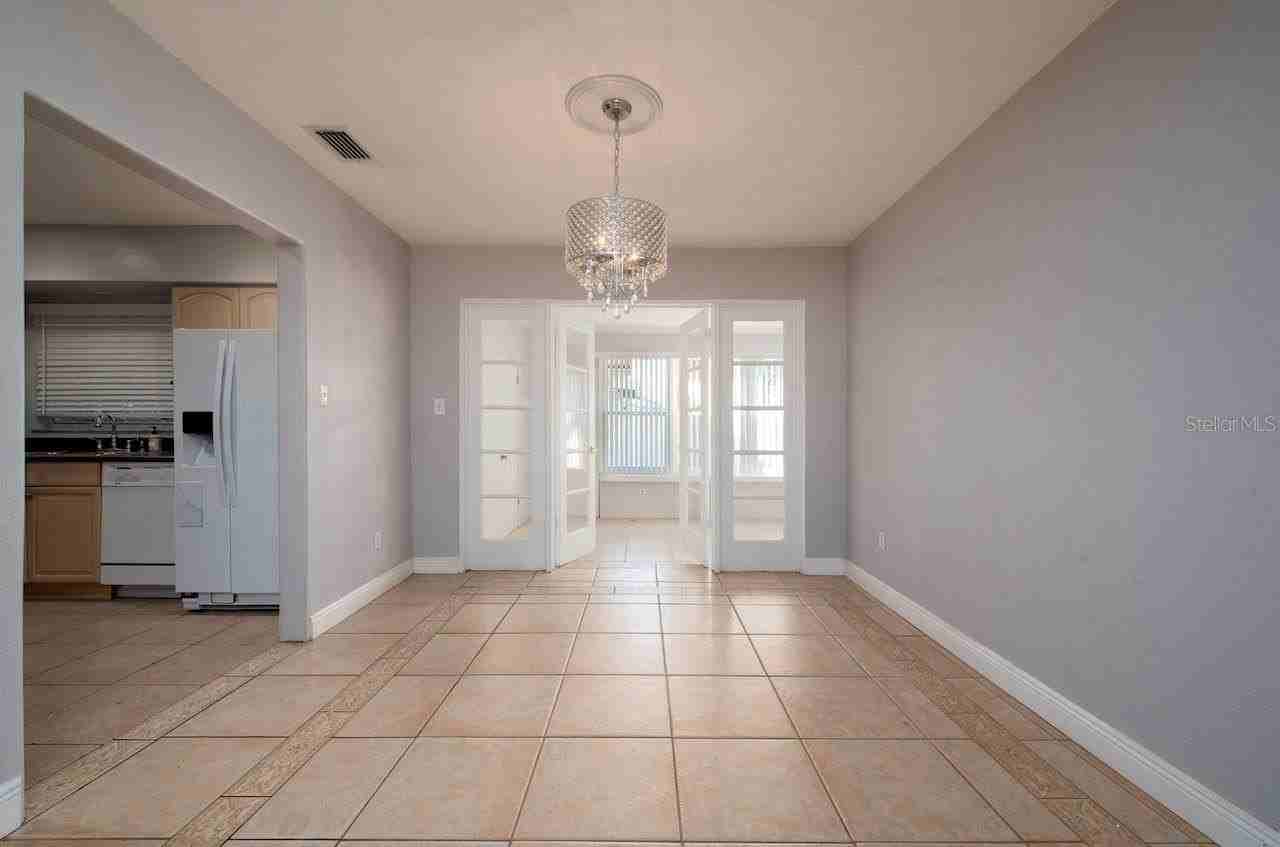 640 Roberta Ave - Photo 4 of 29