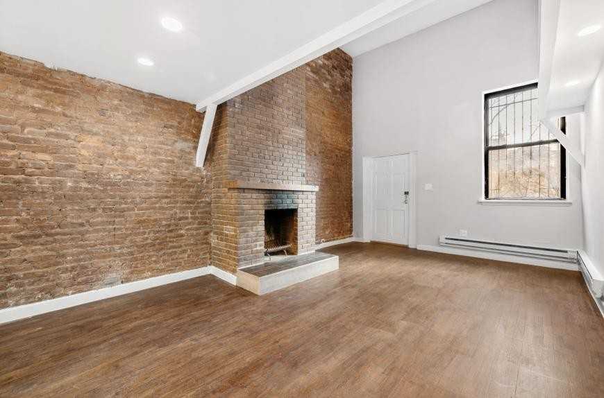 313 W 29th St - Photo 2 of 10