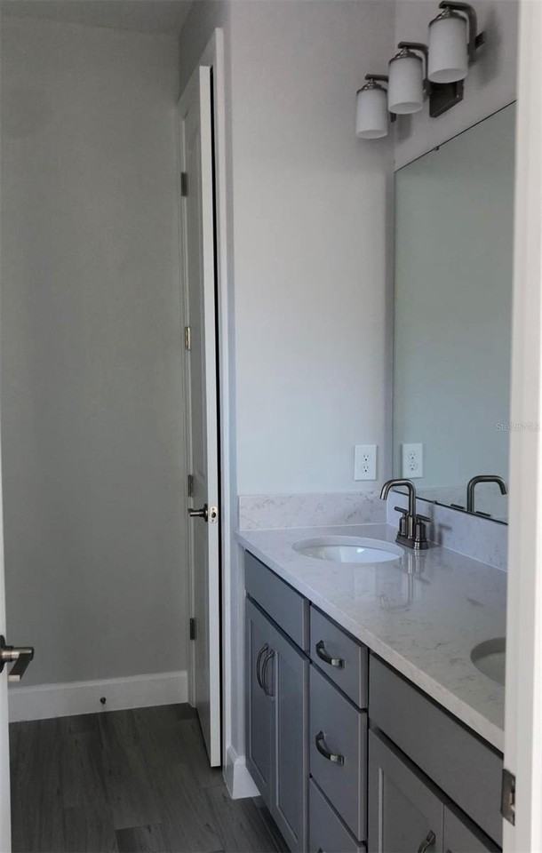 1360 Lombardi Ct - Photo 5 of 7