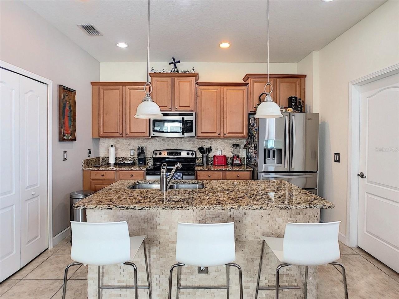 9126 Savannah Grove Ln - Photo 3 of 15