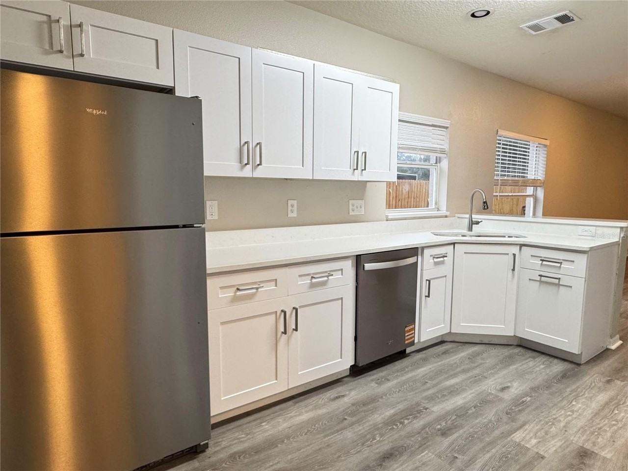 14938 Deer Meadow Dr - Photo 4 of 47