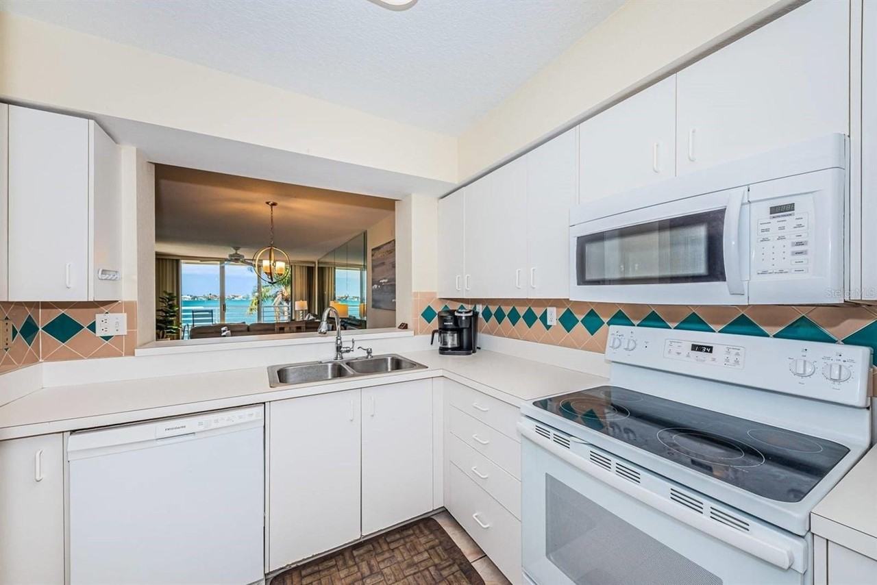 6105 Bahia Del Mar Cir #382 - Photo 4 of 26