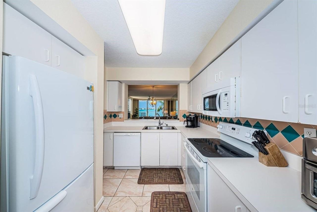 6105 Bahia Del Mar Cir #382 - Photo 5 of 26