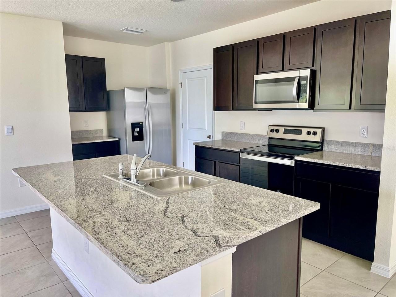 16111 Weathered Windmill Ter - Photo 3 of 24