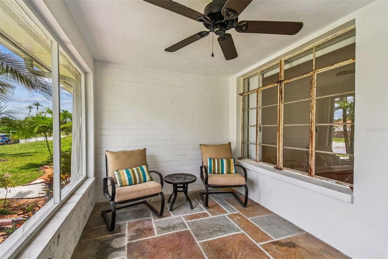 275 Mateo Way Ne - Photo 4 of 34