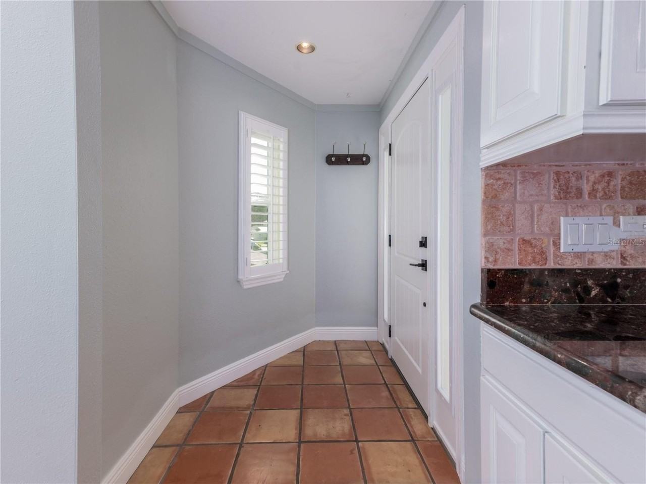 1153 Tookes Rd - Photo 5 of 44