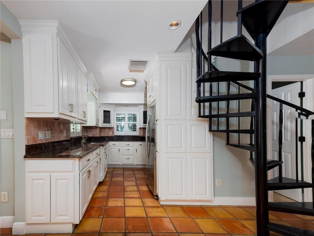 1153 Tookes Rd - Photo 6 of 44