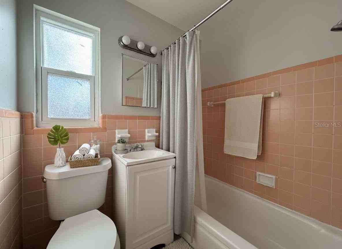 900 40th St S - Photo 5 of 8