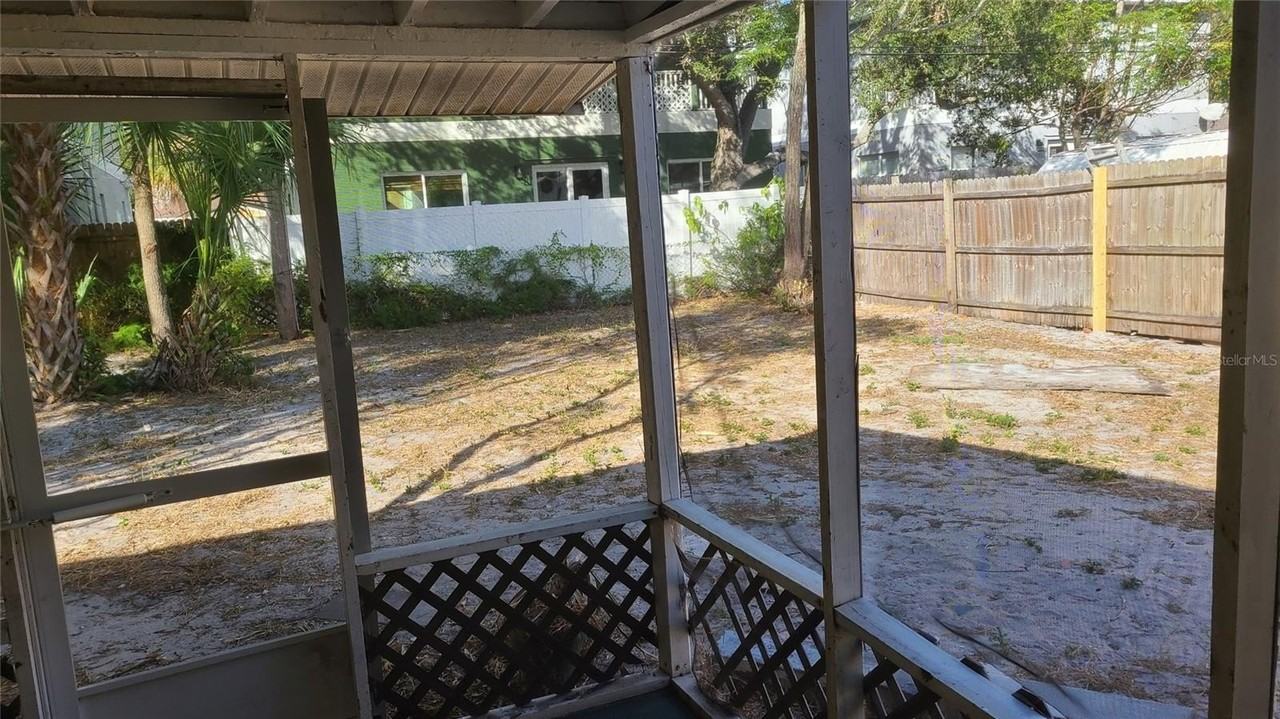 3109 W Napoleon Ave - Photo 3 of 12