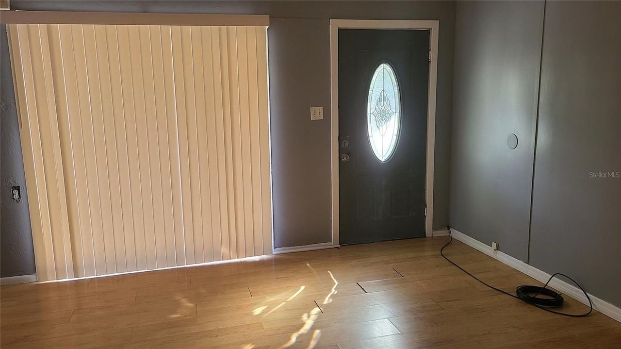 3109 W Napoleon Ave - Photo 7 of 12