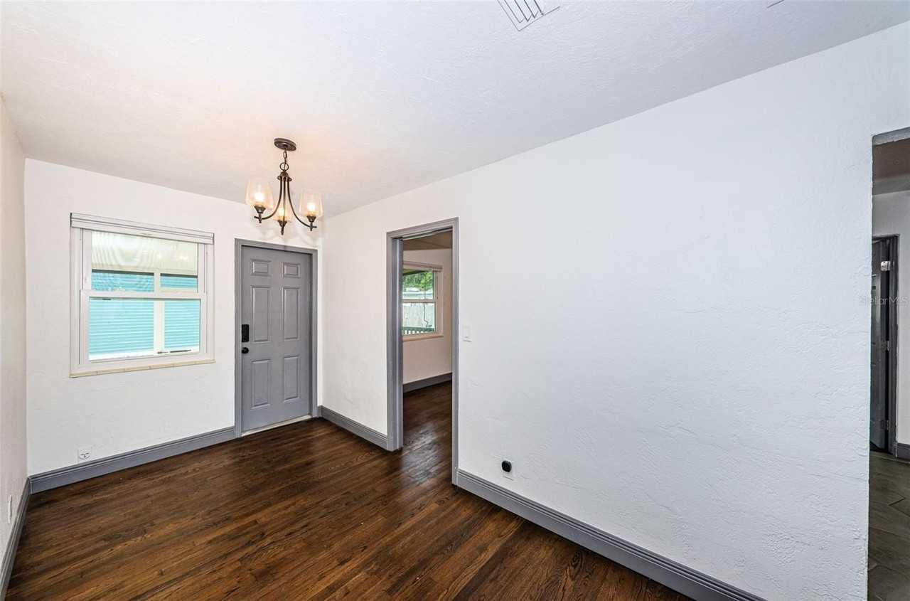 618 40th Ave N - Photo 5 of 37