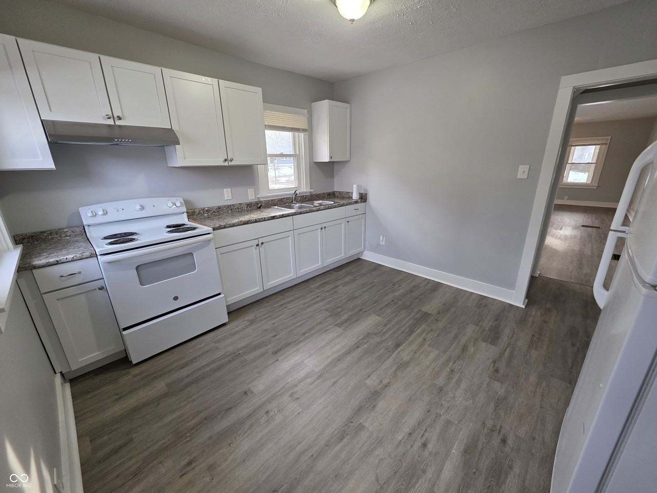 21 S Spencer Ave - Photo 6 of 16