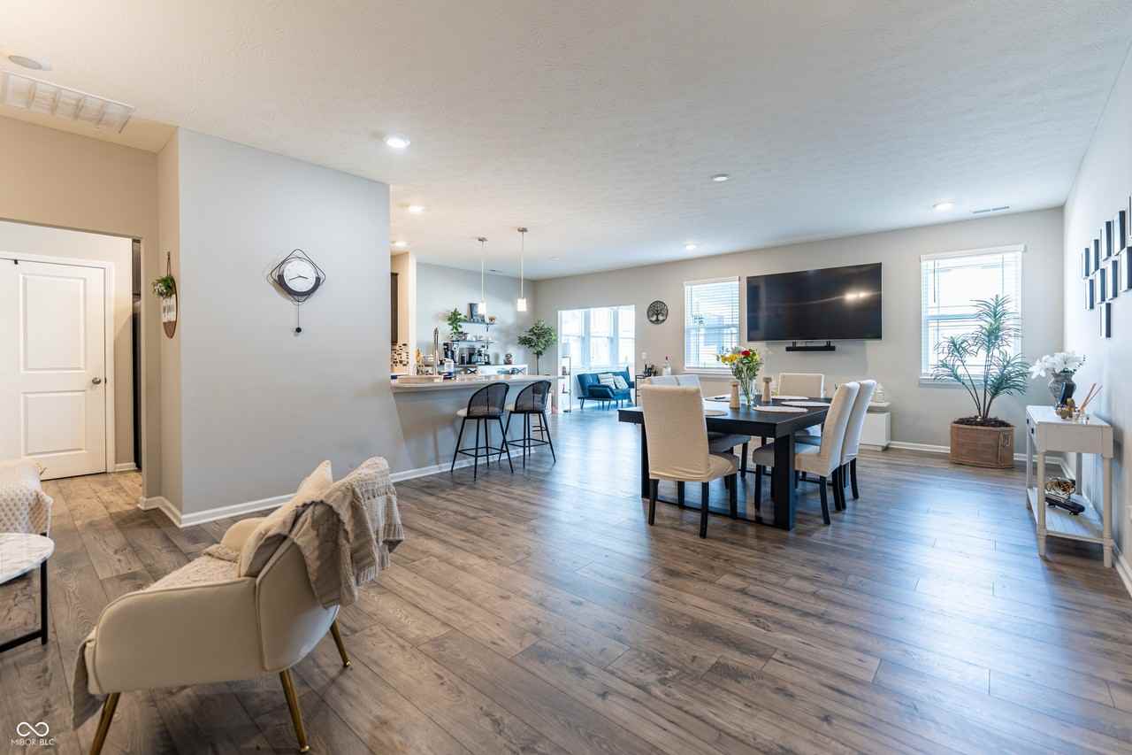 354 Limerick Ln - Photo 3 of 24