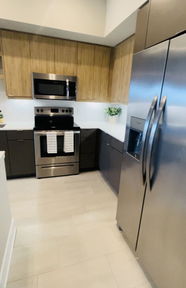 Nw 2nd Ave #412 - Photo 6 of 8