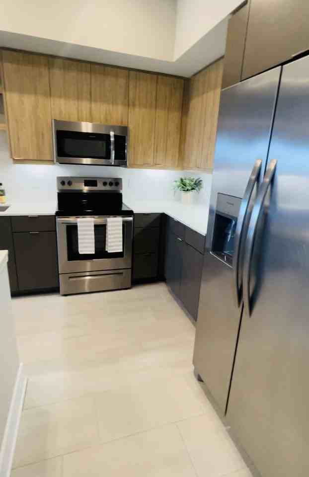 Nw 2nd Ave #402 - Photo 6 of 8