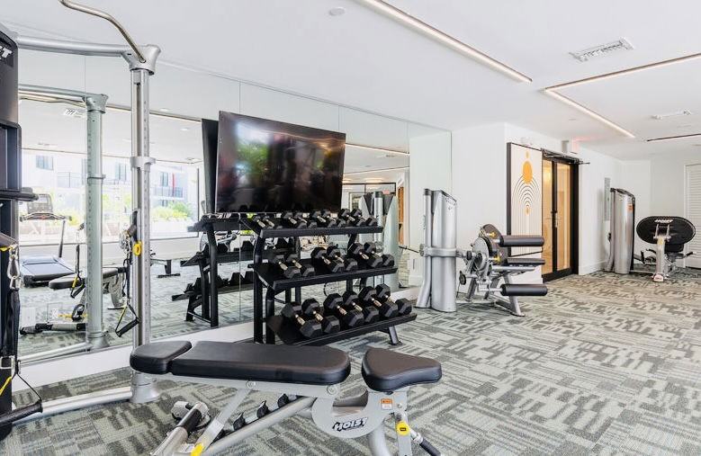 Nw 29th St #905 - Photo 2 of 8