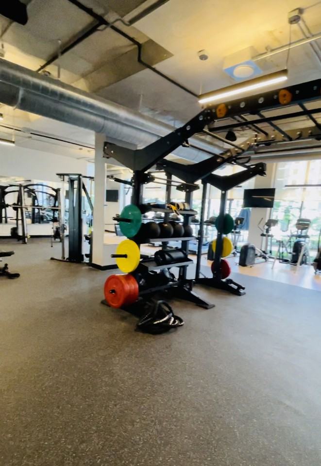 Ne 110th Ter #706 - Photo 3 of 8