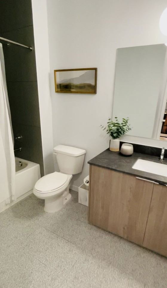 Ne 110th Ter #706 - Photo 7 of 8