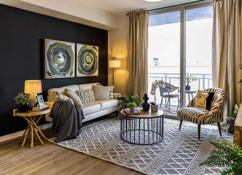 W 30th St #209 - Photo 5 of 8