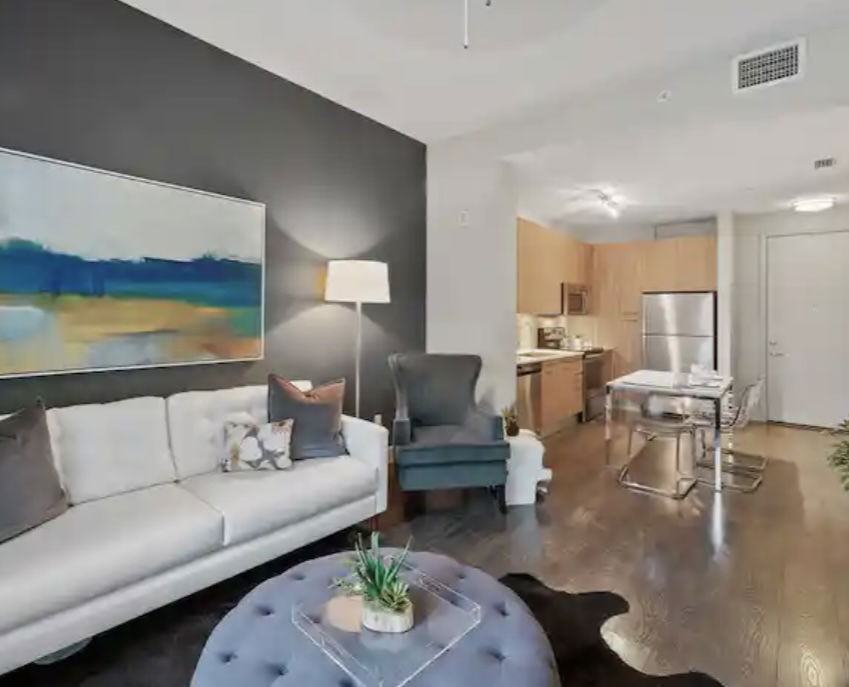 Nw 87th Ave #302 - Photo 2 of 8