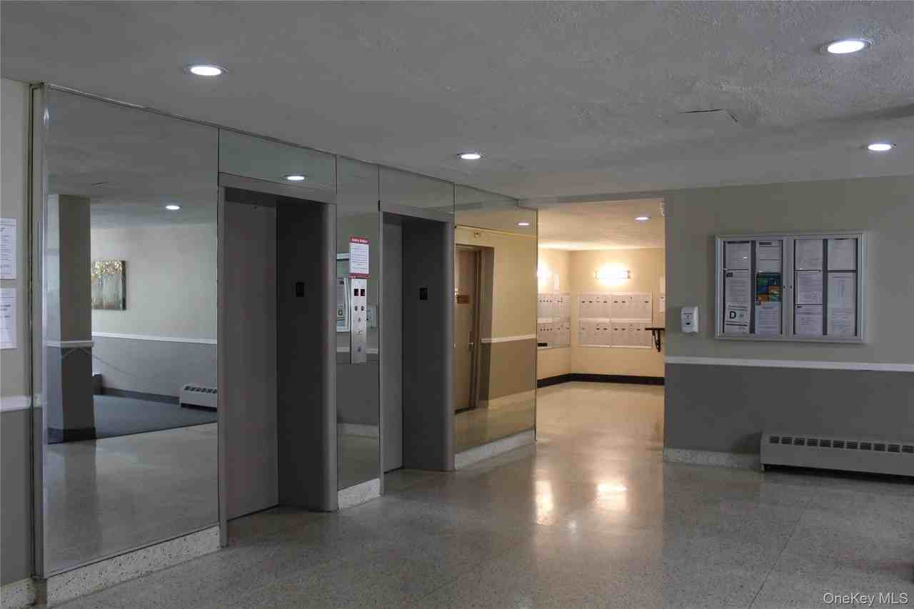 17545 88th Ave Apt 6f #6F - Photo 5 of 12