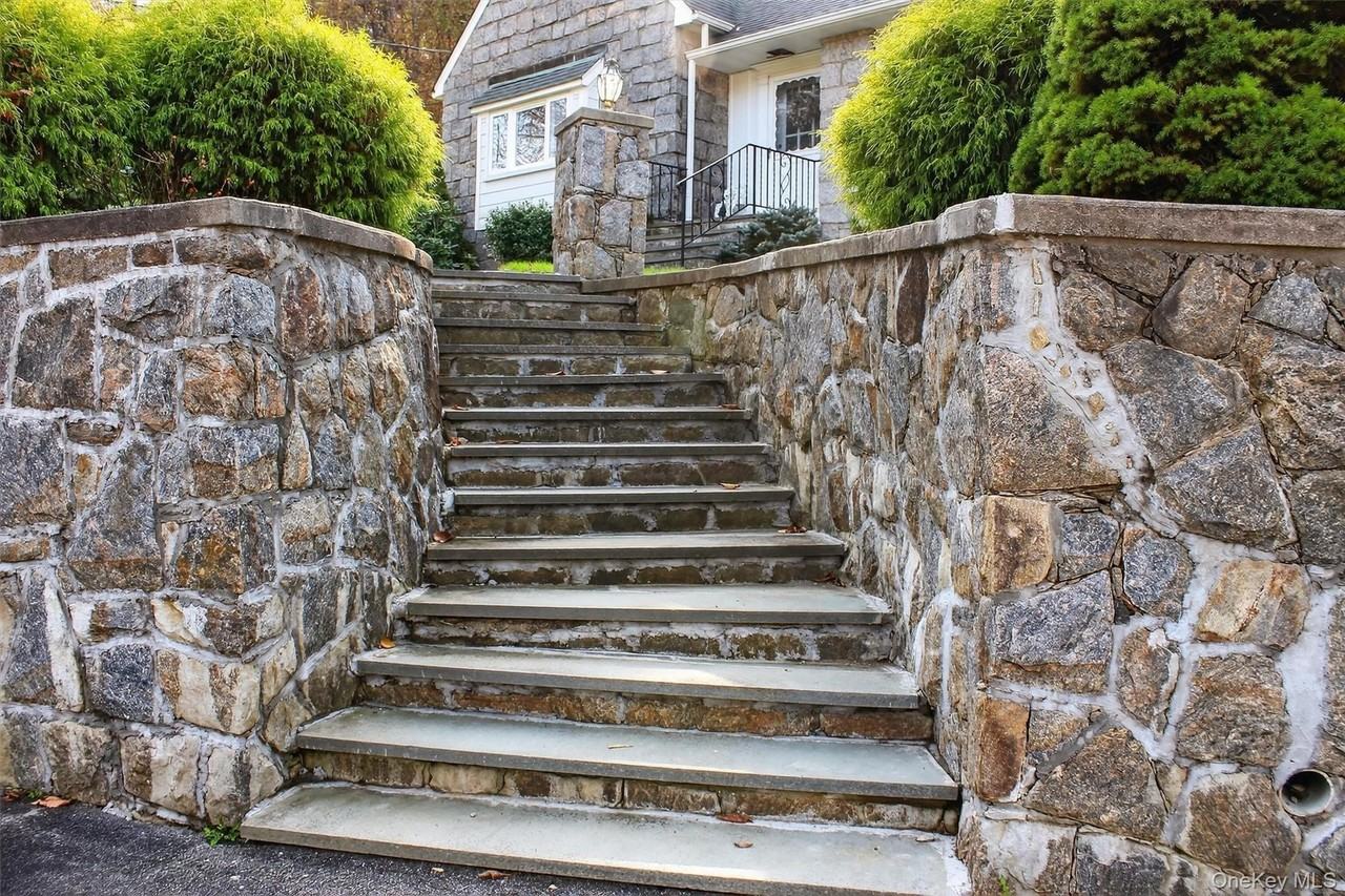 80 Pines Bridge Rd Unit 1 #1 - Photo 3 of 26