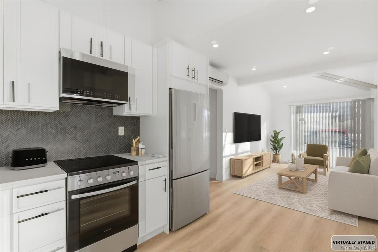 134 E Main St - Photo 5 of 34