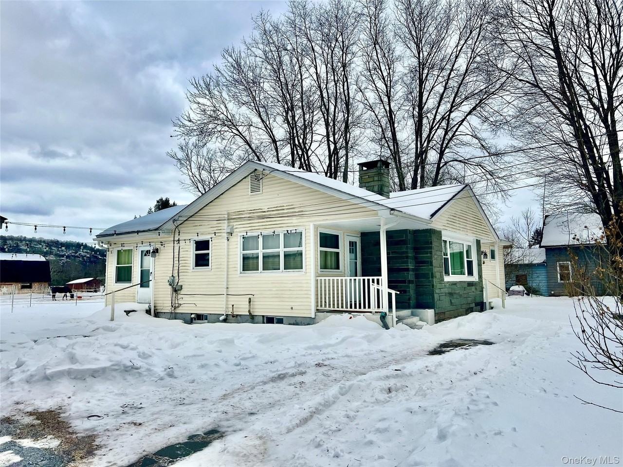 22 Canal Dr - Photo 2 of 27