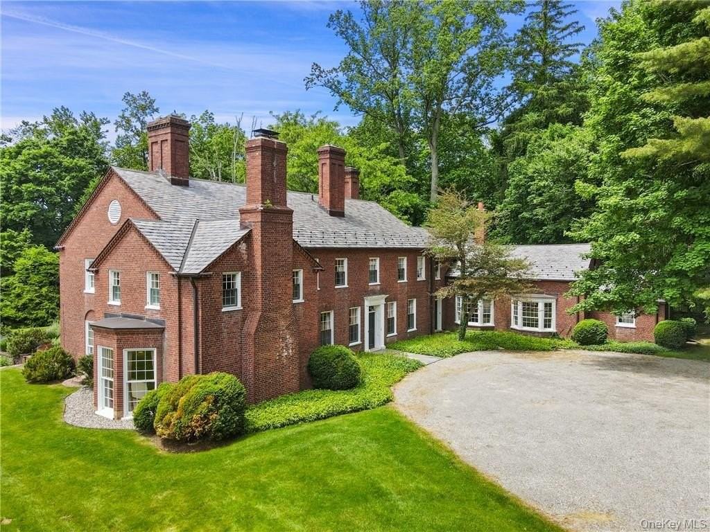 99 Cantitoe St - Photo 3 of 24