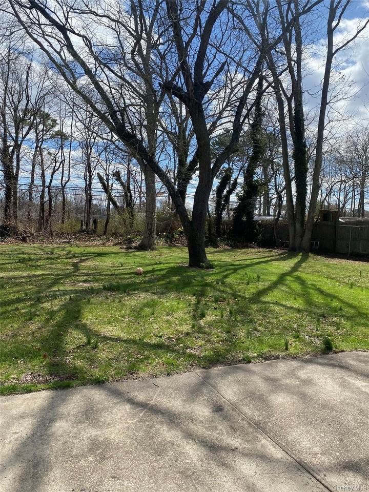 974 Suffolk Ave - Photo 7 of 7