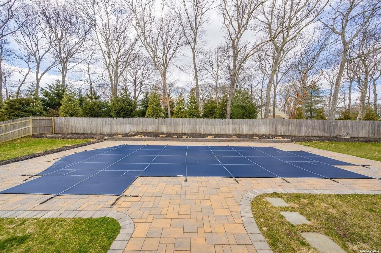 15 Pin Oak Ln - Photo 3 of 12