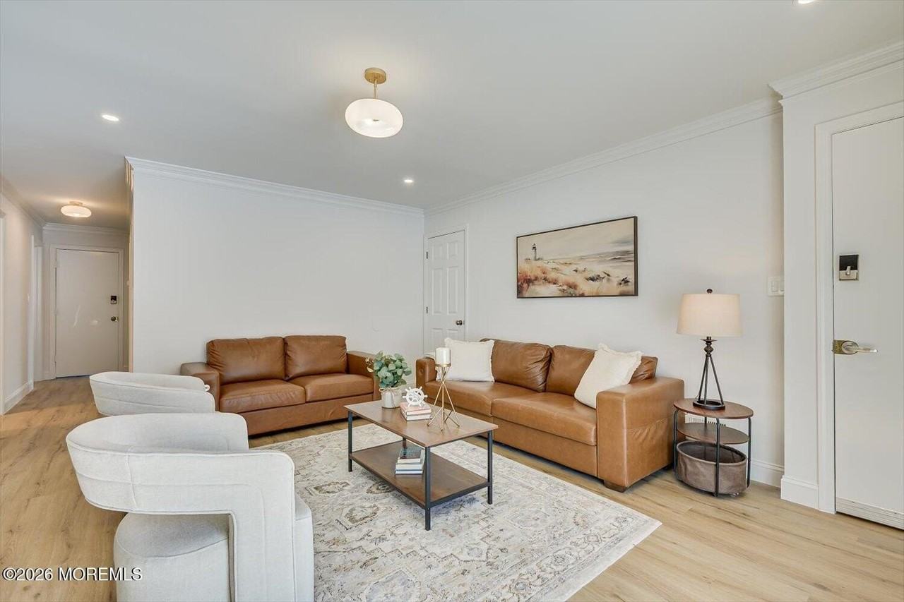 212 10th Ave - Photo 5 of 27