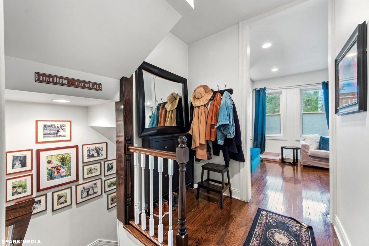 1621 N Mcvicker Ave Unit 1 #2 - Photo 2 of 22