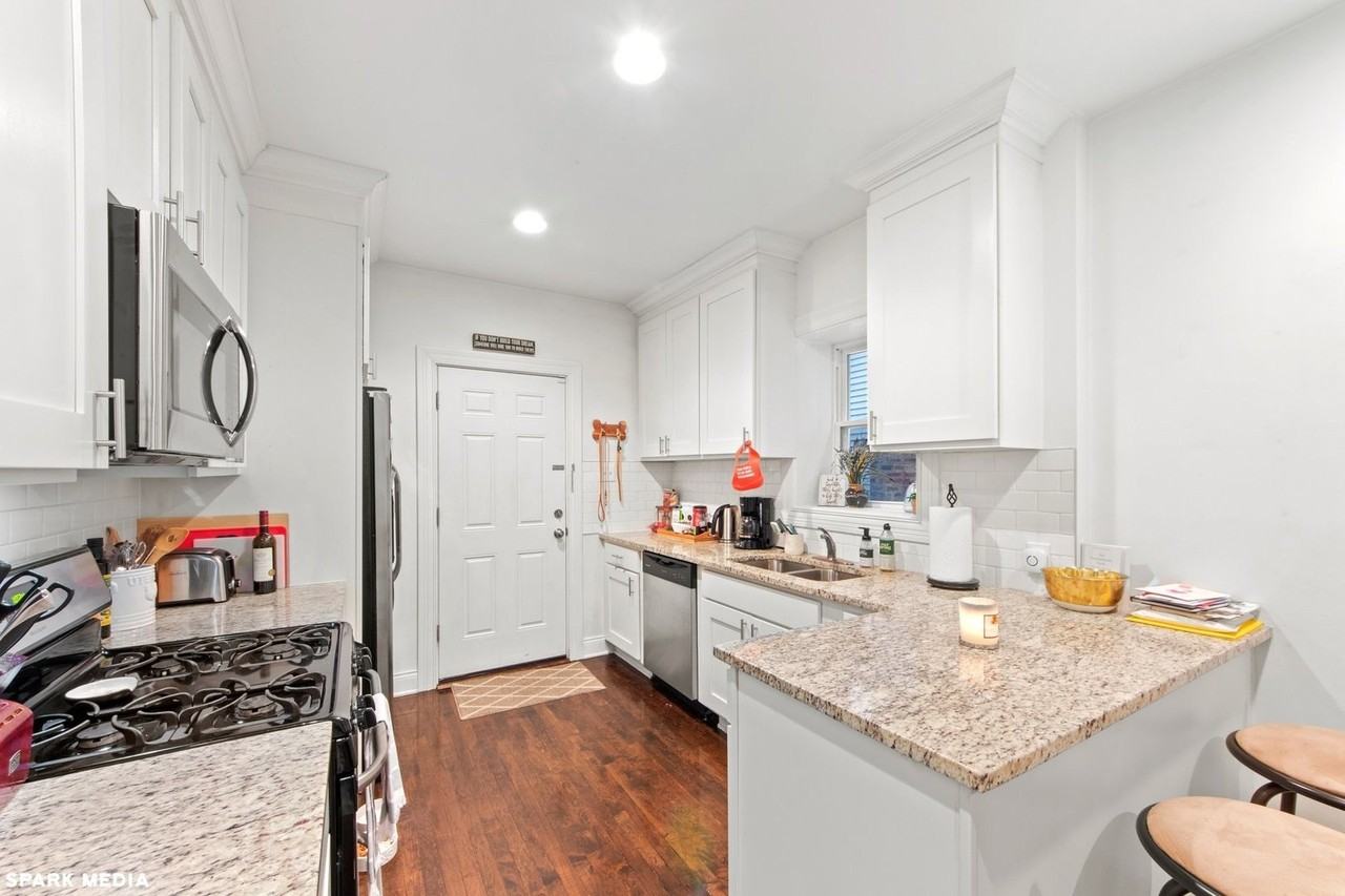 1621 N Mcvicker Ave Unit 1 #2 - Photo 6 of 22