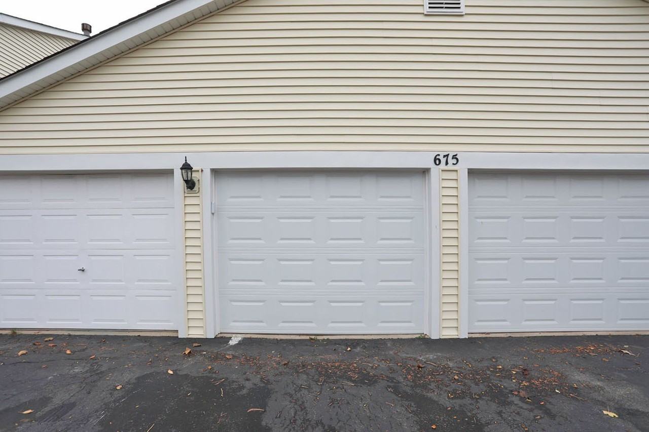 675 Greenfield Ct Apt D2 #D2 - Photo 2 of 27