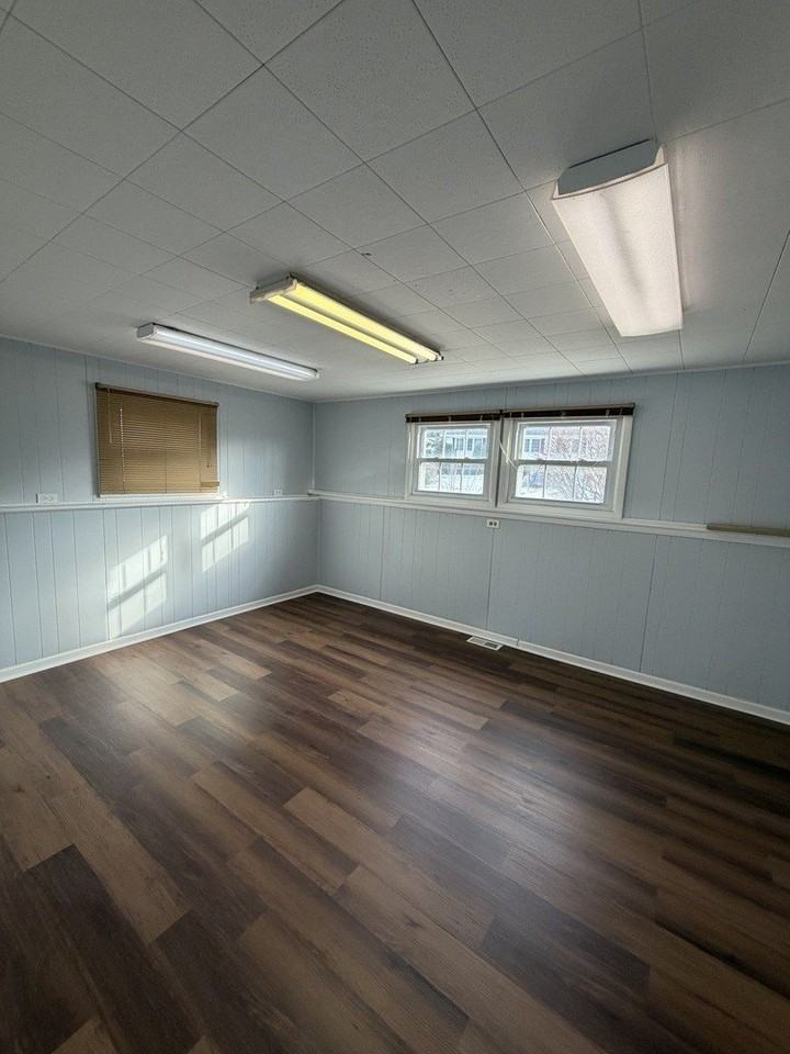 1200 Glen Ln - Photo 5 of 31