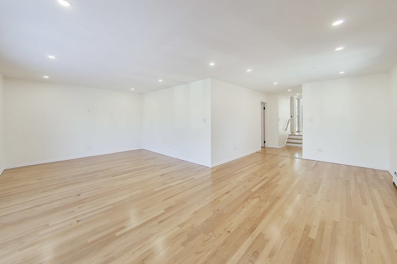 1086 N Northwest Hwy Apt 1 #1 - Photo 3 of 25