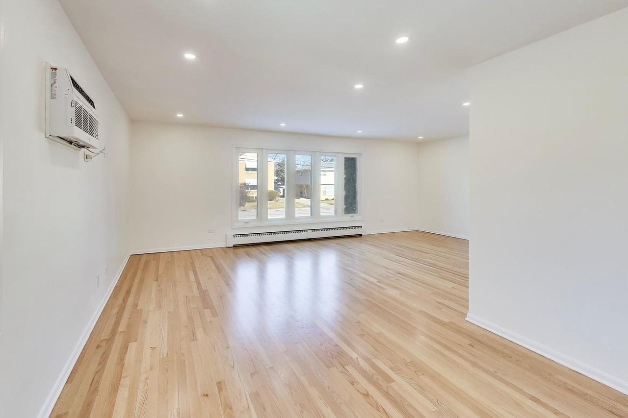 1086 N Northwest Hwy Apt 1 #1 - Photo 6 of 25