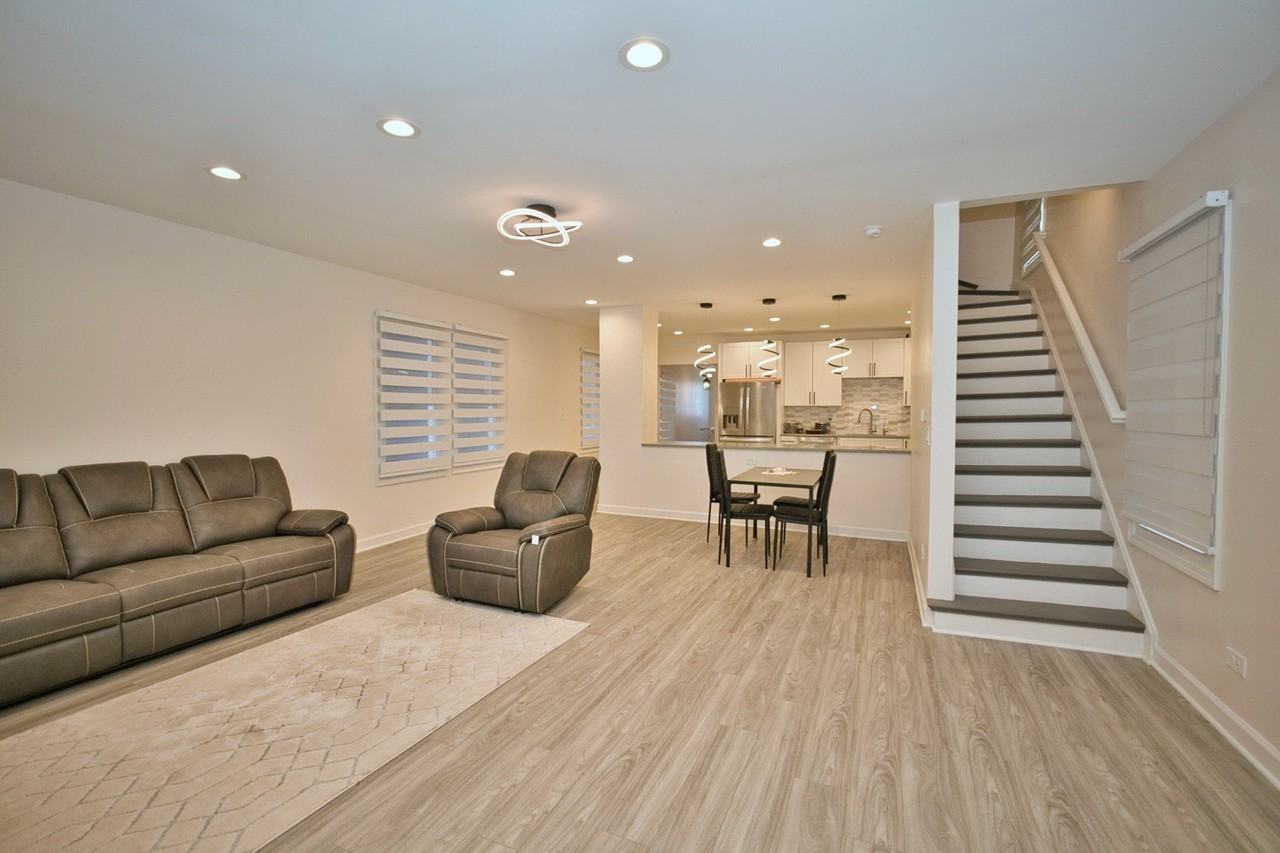 4616 N Kostner Ave - Photo 7 of 31