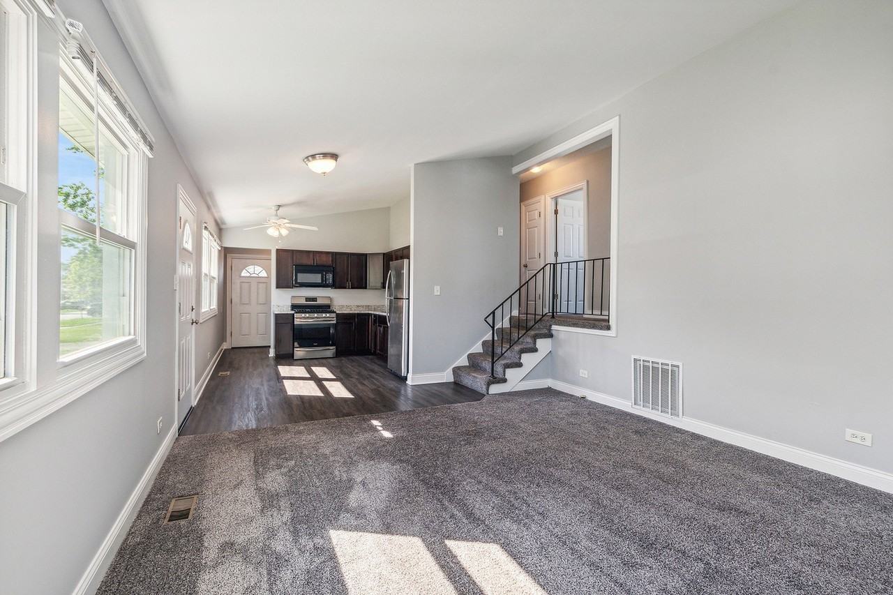 19338 Beechnut Dr - Photo 4 of 16