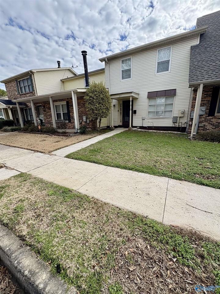 317 Chateau Dr Sw - Photo 2 of 19