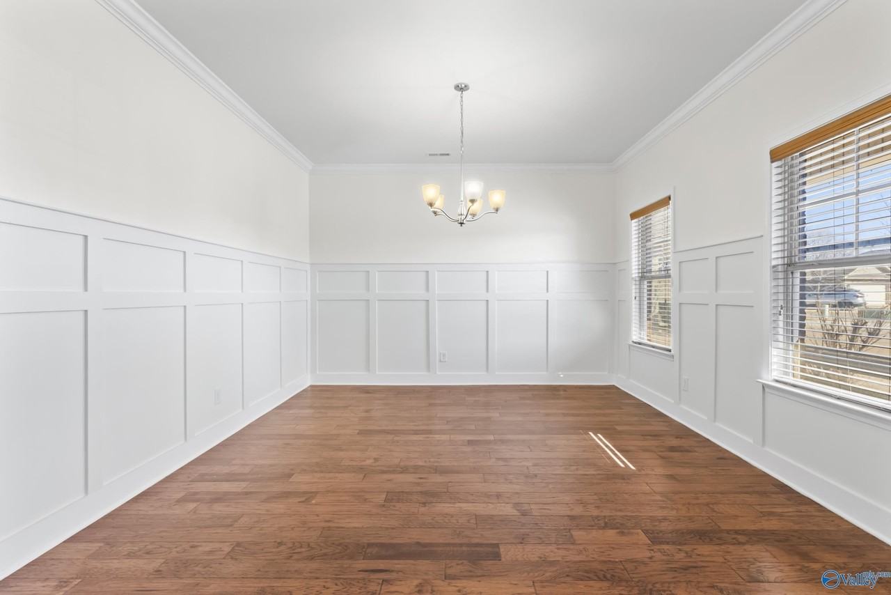 166 Kenton Ln - Photo 2 of 16